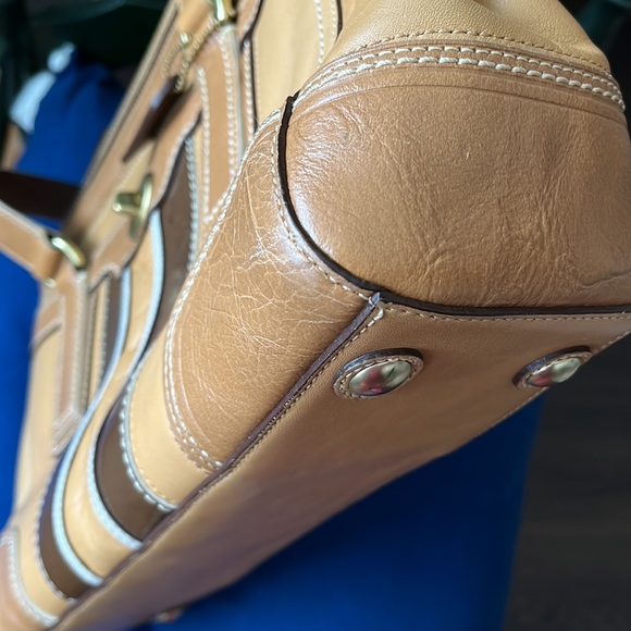 Coach Vintage Leather Hampton Shoulder Bag EUC - Picture 7 of 12